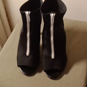 Juicy Couture Zippered Black Heeled Boots Sz 6.5